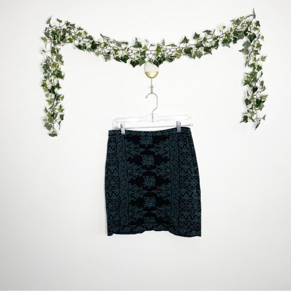 PERUVIAN CONNECTION Printed Knit Mini Pencil Skirt Medium - Picture 1 of 5
